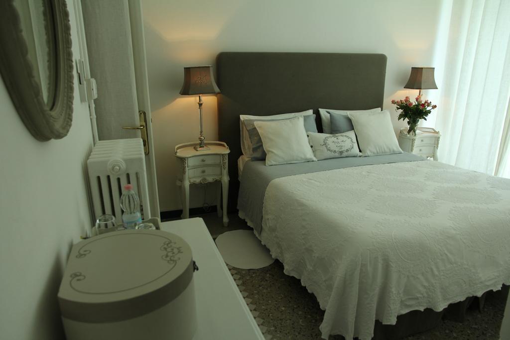 B&B Piazza Italia Сестри-Леванте Экстерьер фото
